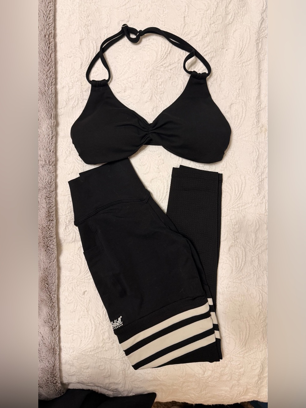 Leggings and Sports Bra Set (small leggings XS bra)